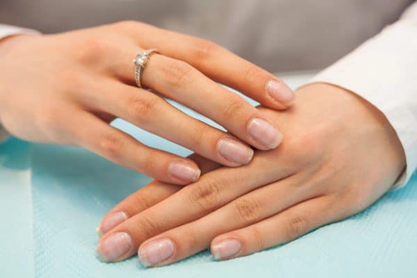 Strepen op nagels kunnen iets zeggen over je algehele gezondheid